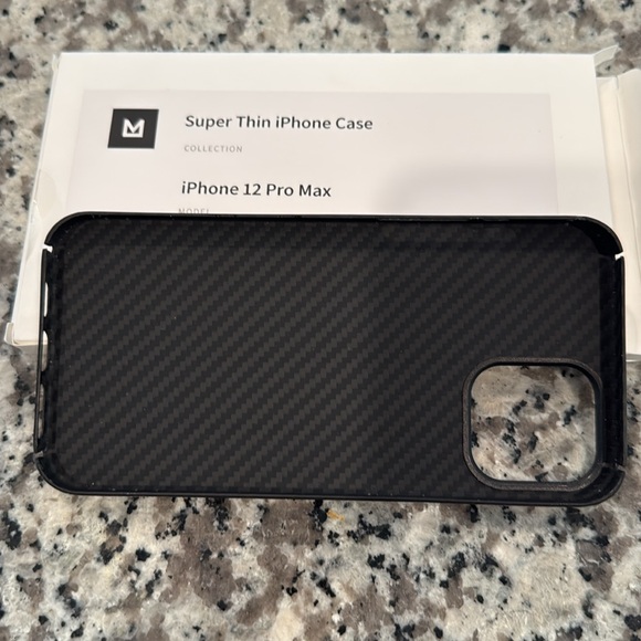 Great combo accessories for your iPhone 12 Pro Max. Black Case & Charging Cable - Picture 8 of 8